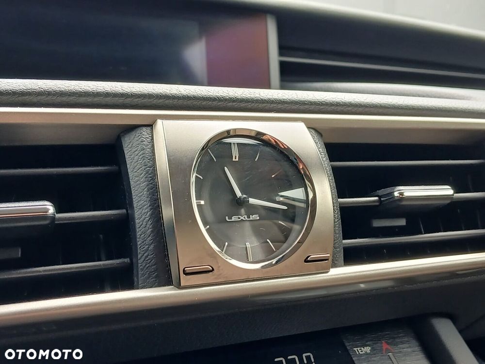 Lexus IS - 18