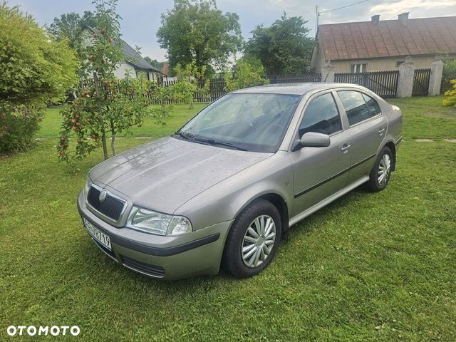 Skoda Octavia 1.6 Tour - 1