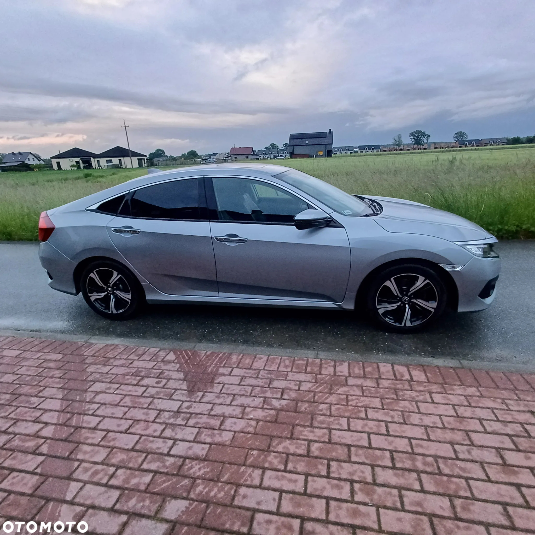 Honda Civic 1.5 i-VTEC Turbo Executive - 13