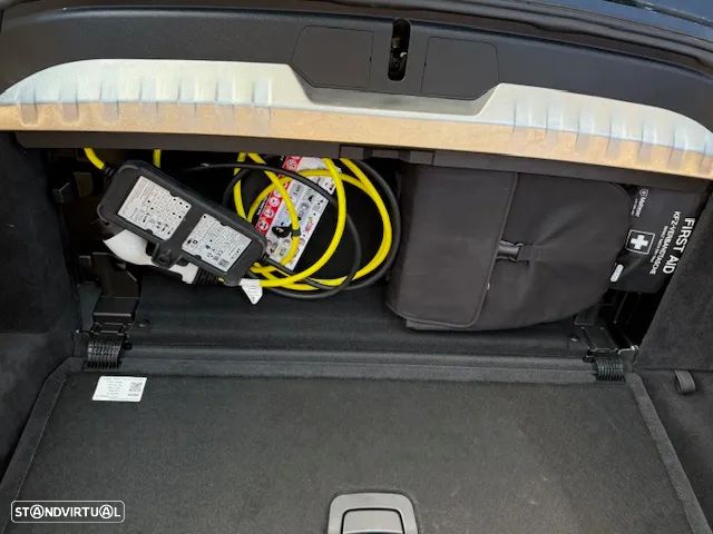 BMW 330 e Touring Aut. Sport Line - 23
