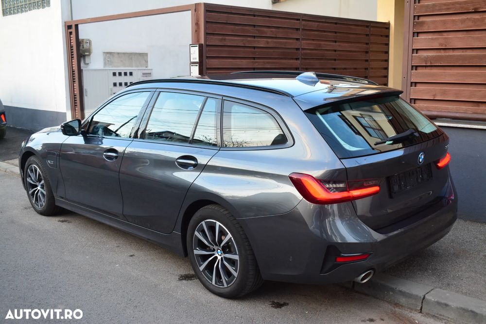 BMW Seria 3 330e Aut. Sport Line - 3