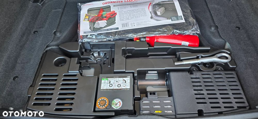 Mercedes-Benz GLA 250 4Matic 8G-DCT Progressive - 12