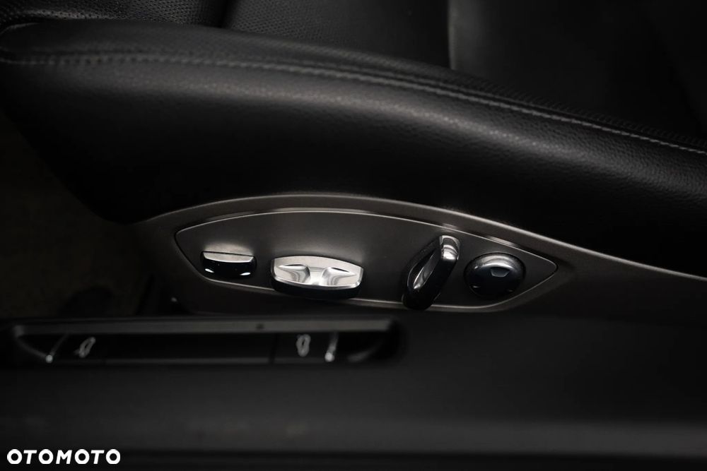 Porsche 911 Carrera PDK Black Edition - 27