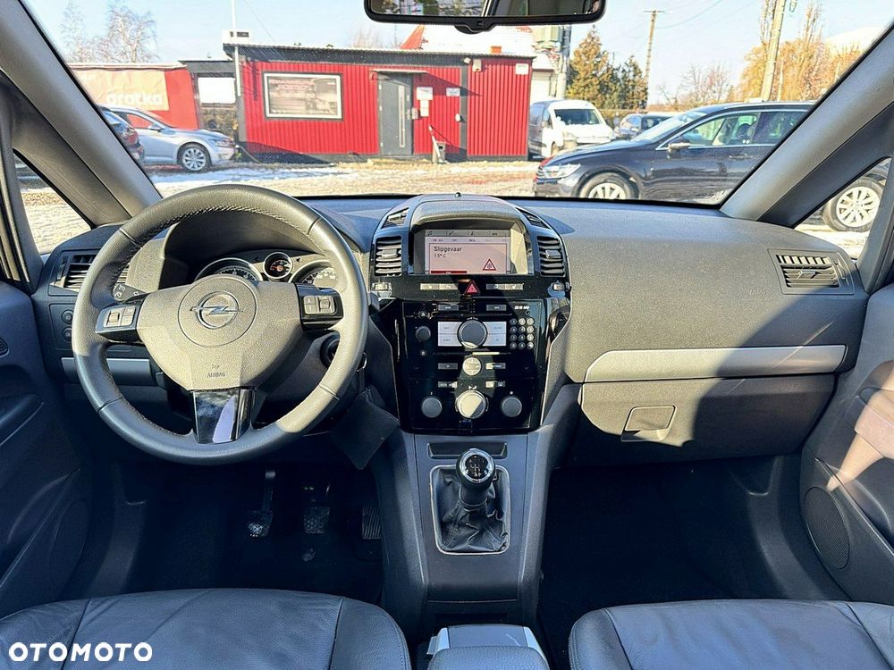 Opel Zafira - 18