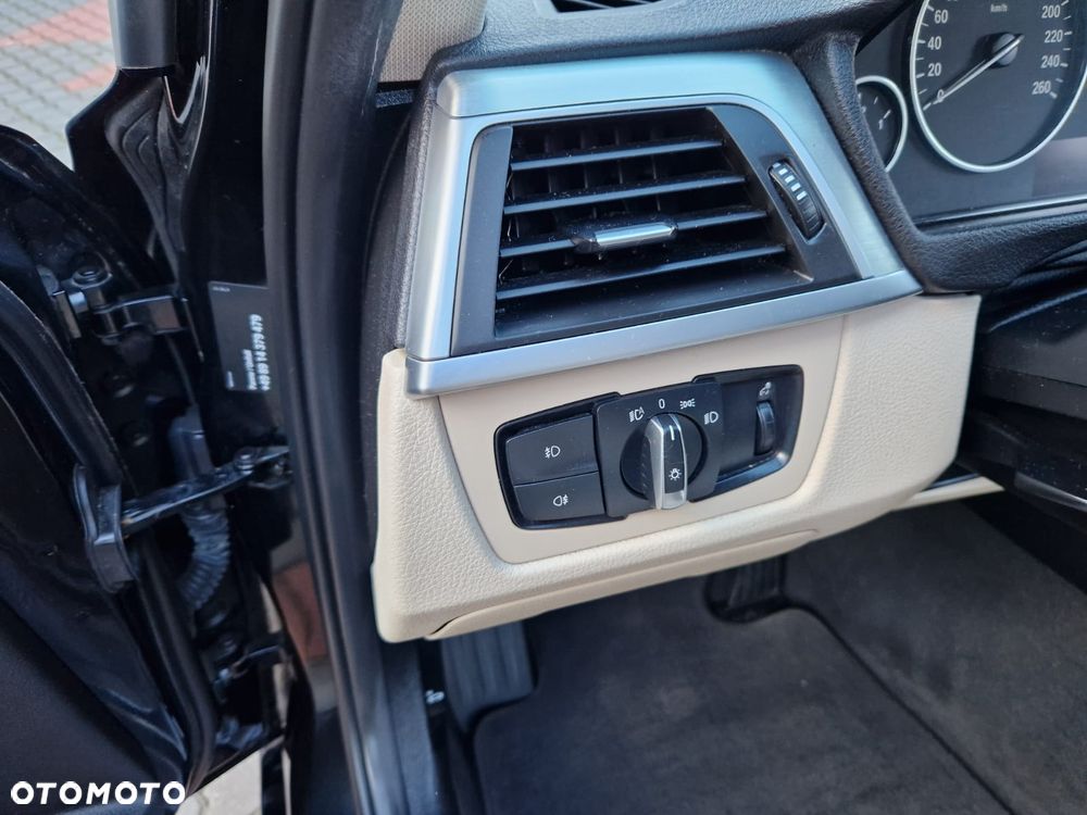 BMW Seria 3 320d Luxury Line - 16
