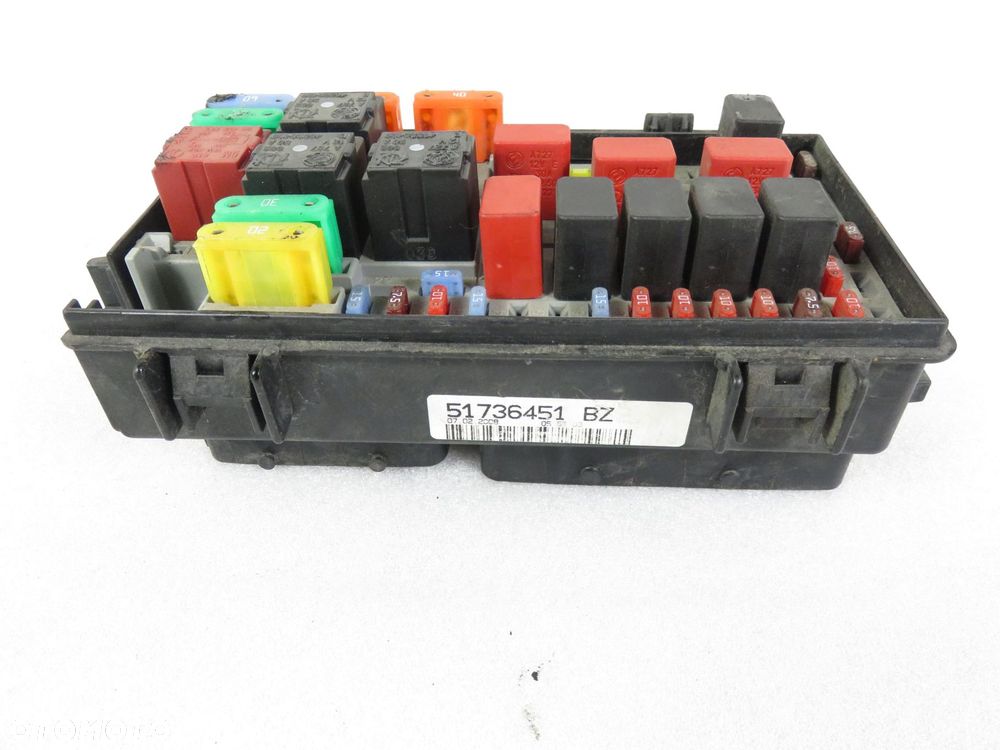 SKRZYNKA BEZPIECZNIKÓW FIAT GRANDE PUNTO (199_) 51736451BZ - 3