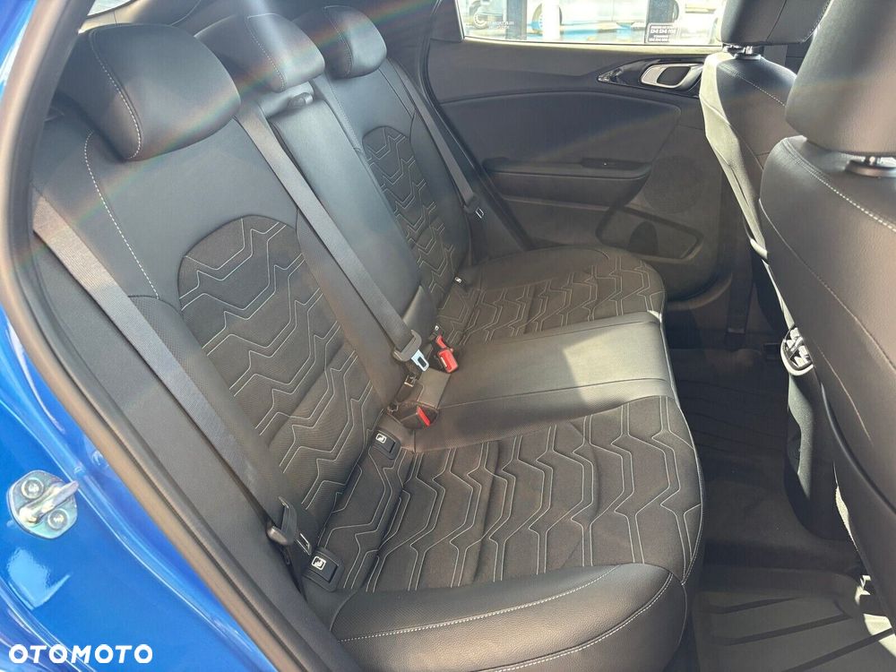 Kia XCeed - 13