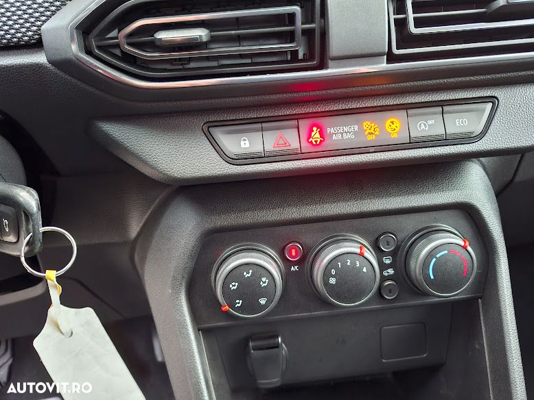 Dacia Sandero SCe 65 Essential - 13