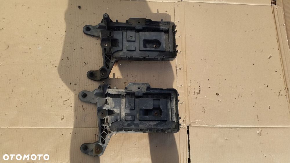 podstawa akumulatora audi vw seat skoda 1k0915333