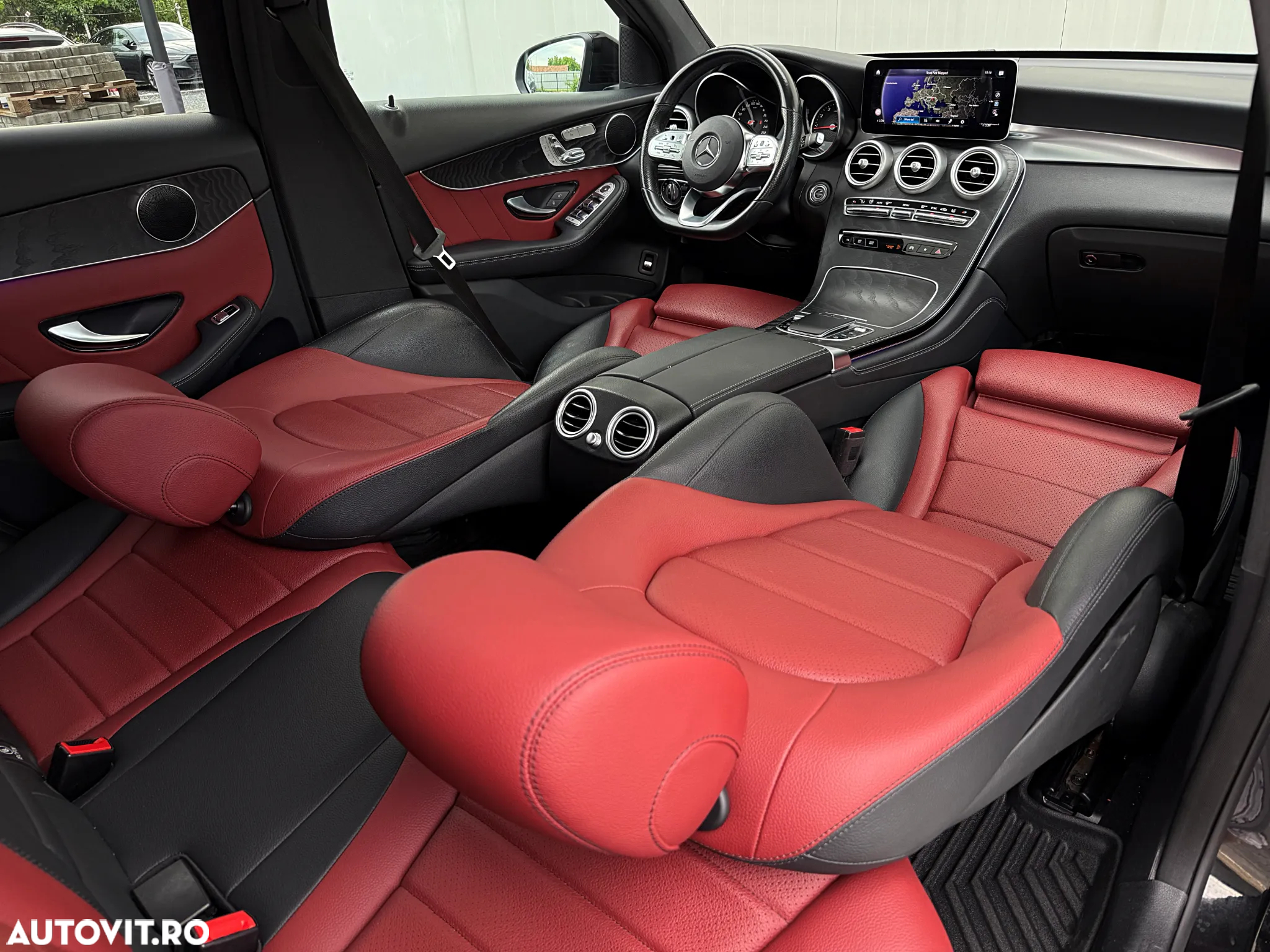 Mercedes-Benz GLC 300 4Matic 9G-TRONIC AMG Line - 26
