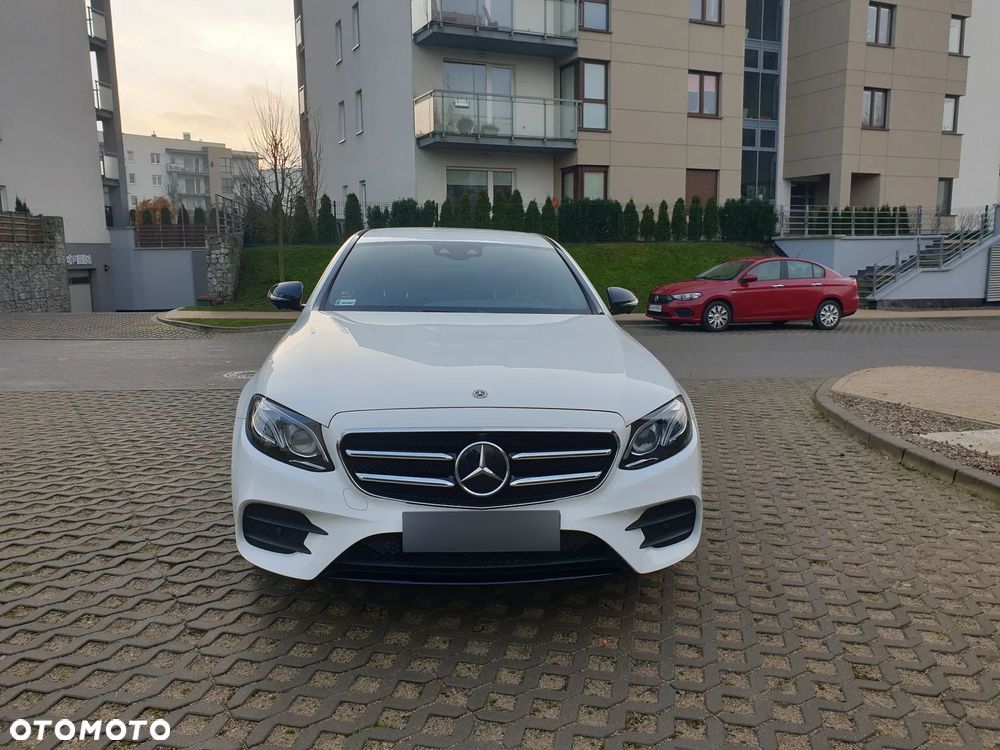 Mercedes-Benz Klasa E 220 d 4-Matic 9G-TRONIC - 2