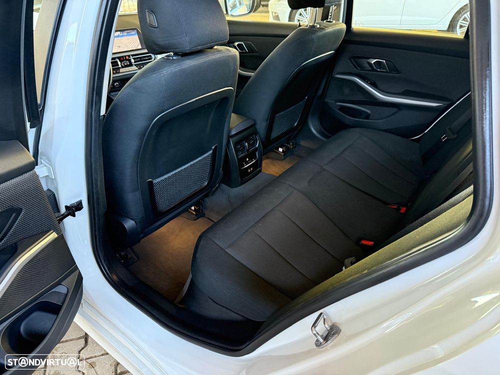BMW 320 d Auto - 15