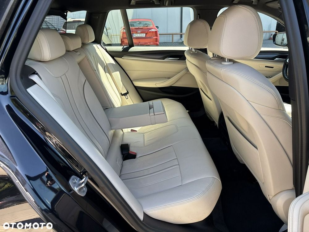 BMW Seria 5 530i xDrive mHEV M Sport sport - 17