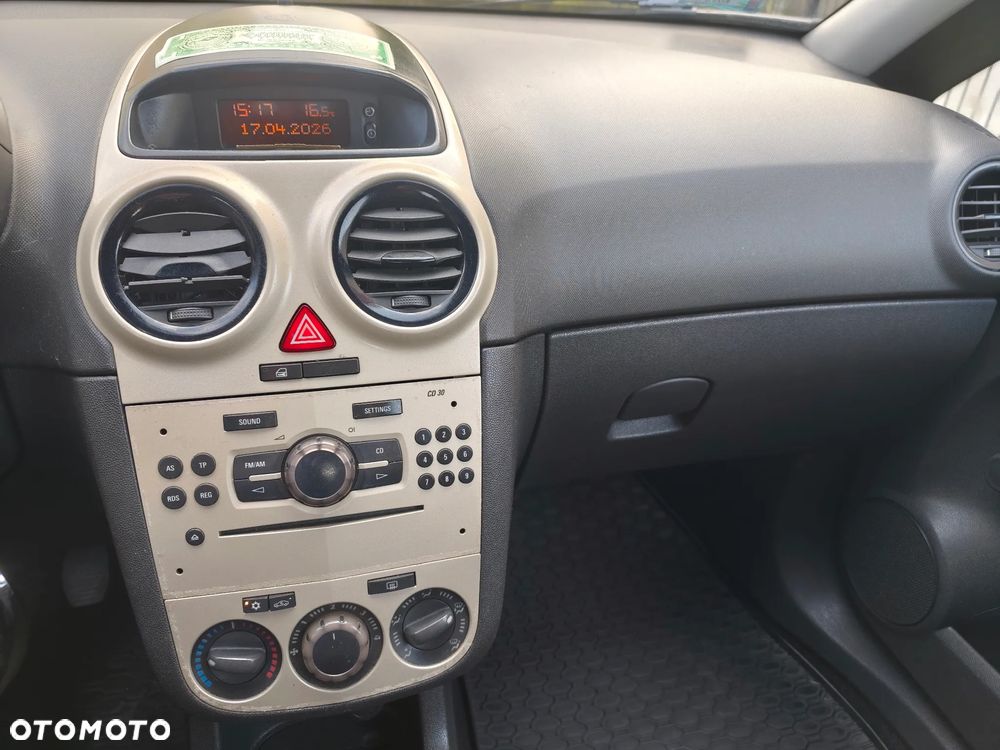 Opel Corsa 1.2 16V Essentia - 10