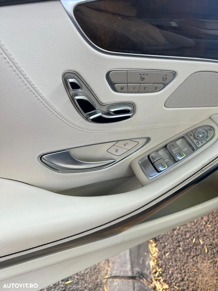 Mercedes-Benz S 400 4MATIC Coupe Aut - 35