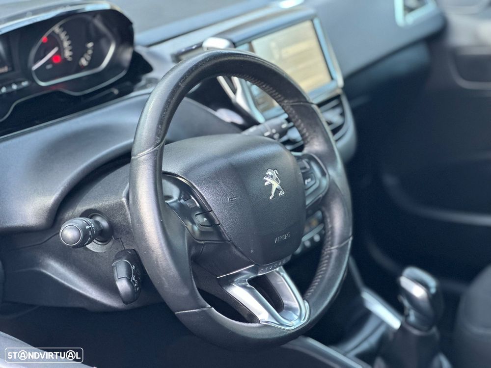 Peugeot 208 e-HDi 92 Stop&Start Style - 11