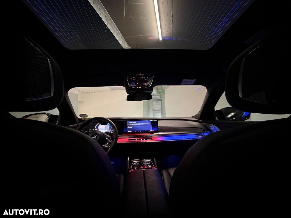 BMW M7 M760e xDrive - 12