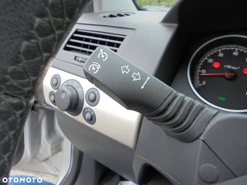 Opel Astra III 1.6 Cosmo - 23
