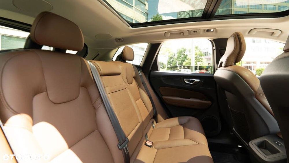 Volvo XC 60 T5 AWD Geartronic Momentum - 30