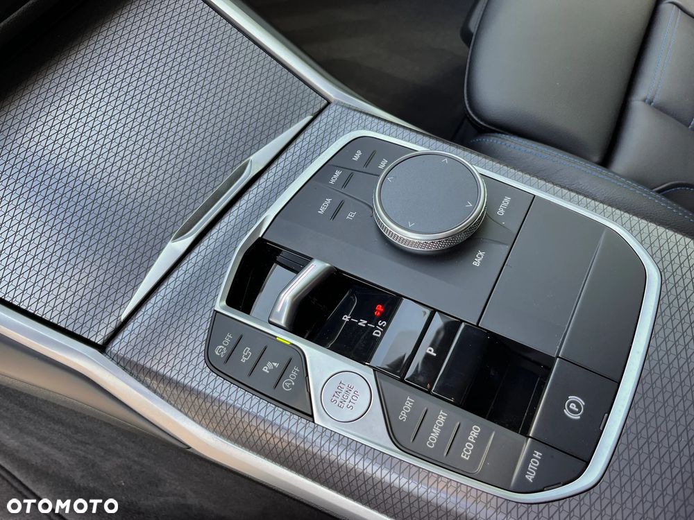BMW Seria 3 330i xDrive M Sport sport - 15