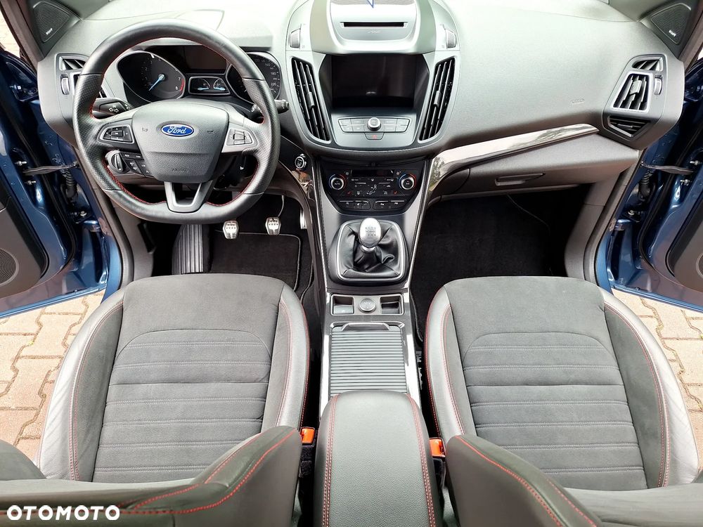 Ford Kuga 1.5 EcoBoost 2x4 ST-Line - 8
