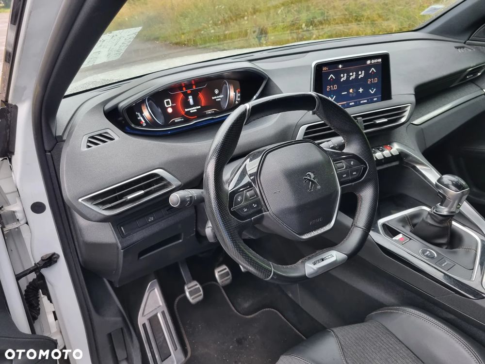 Peugeot 5008 - 22