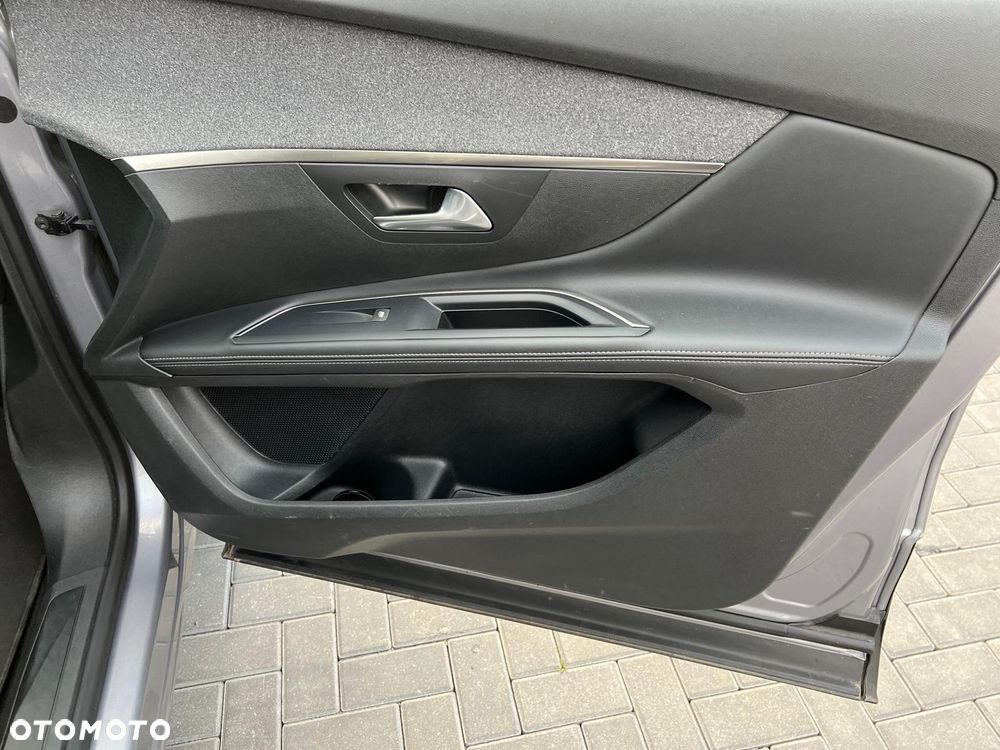 Peugeot 5008 BlueHDi 130 EAT8 Allure - 19