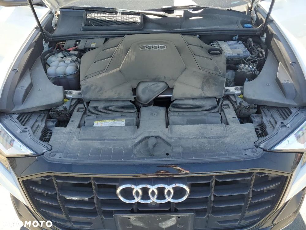 Audi Q8 55 TFSI quattro tiptronic - 13