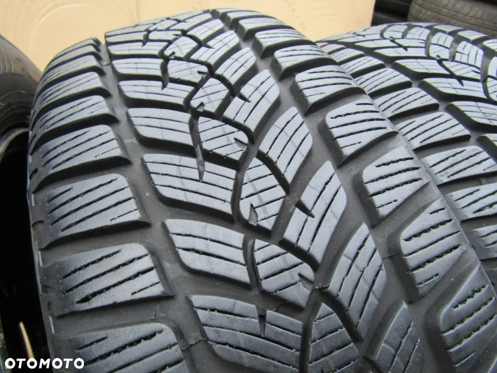 4x Felgi Koła 16 Dacia Duster OE I II / 6,5j 5x114,3 ET50 Opony 215/65 - 16