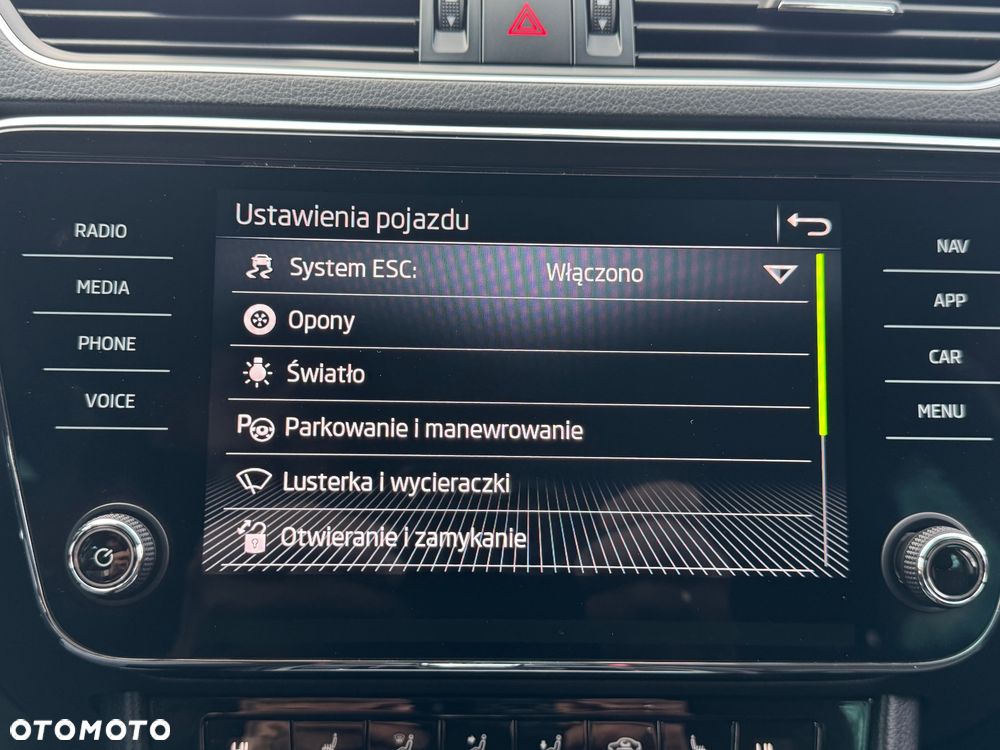 Skoda Superb 2.0 TDI Ambition DSG7 - 29