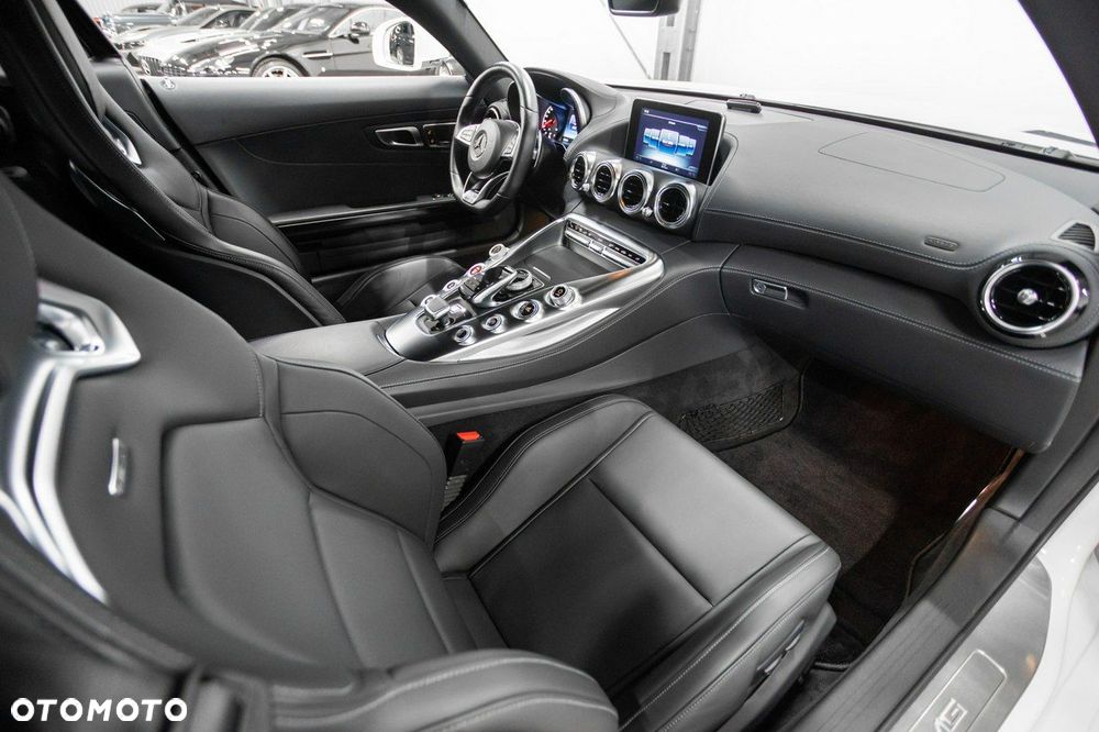 Mercedes-Benz AMG GT - 23