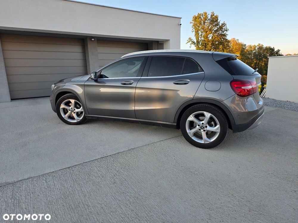 Mercedes-Benz GLA 200 7G-DCT Urban - 22