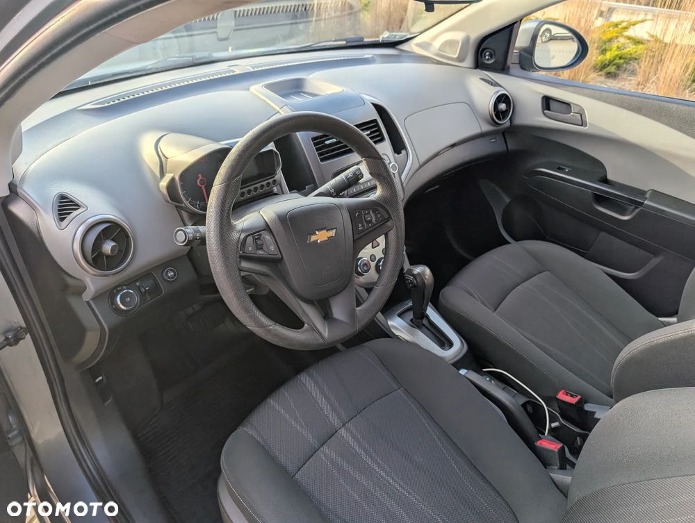 Chevrolet Aveo 1.4 16V LT - 13