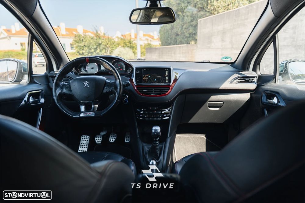 Peugeot 208 GTI 200 THP - 6
