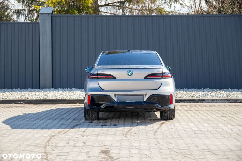 BMW Seria 7 - 10