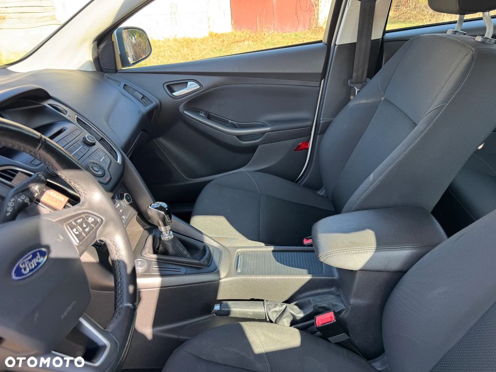 Ford Focus 1.5 TDCi SYNC Edition - 30