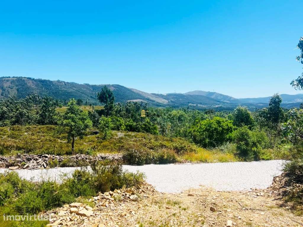 Terreno em Melres c/ Potencial de Construção - Grande imagem: 2/15