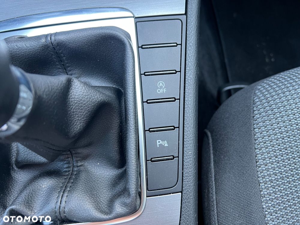 Volkswagen Passat 1.6 TDI BMT Comfortline - 36