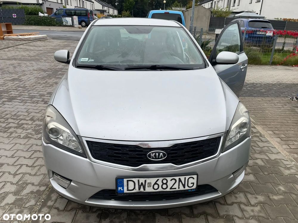 Kia Ceed - 1