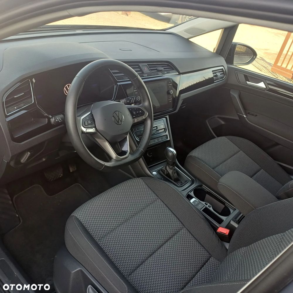 Volkswagen Touran - 9