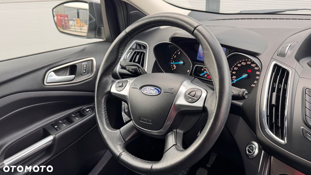Ford Kuga 1.6 EcoBoost 2x4 Titanium - 37
