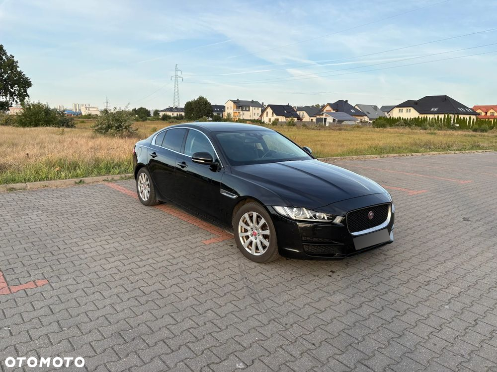 Jaguar XE 2.0 D Prestige - 2