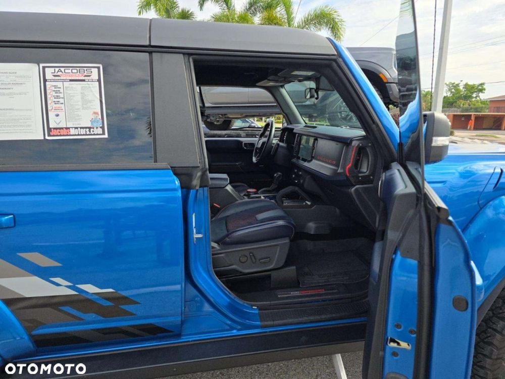 Ford Bronco - 7