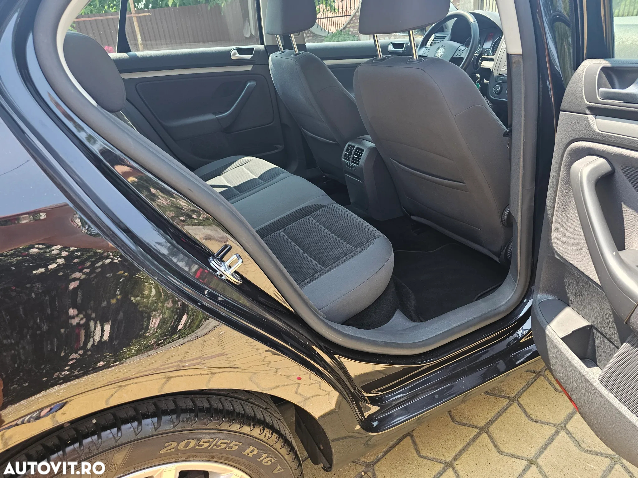 Volkswagen Jetta 1.9 TDI DPF Comfortline BlueMotion - 18