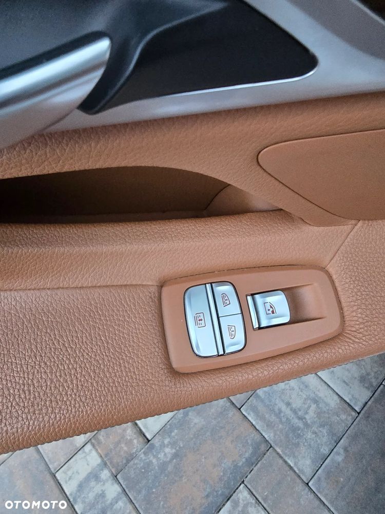 BMW Seria 7 730Ld xDrive - 24