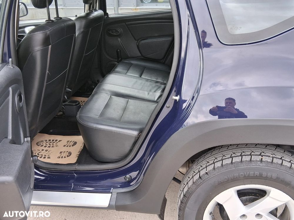 Dacia Duster 1.6 4x4 Laureate - 9