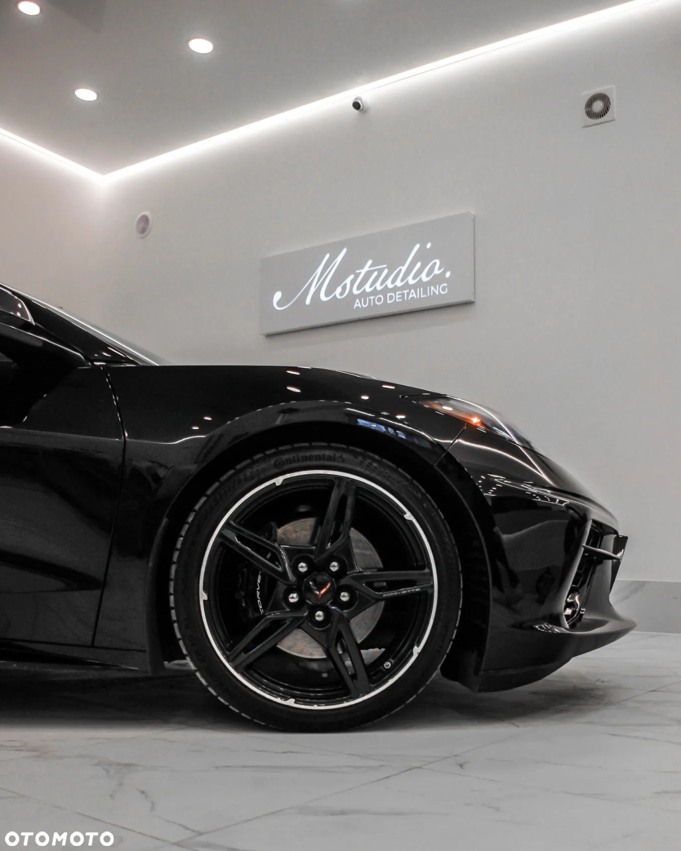 Chevrolet Corvette - 22