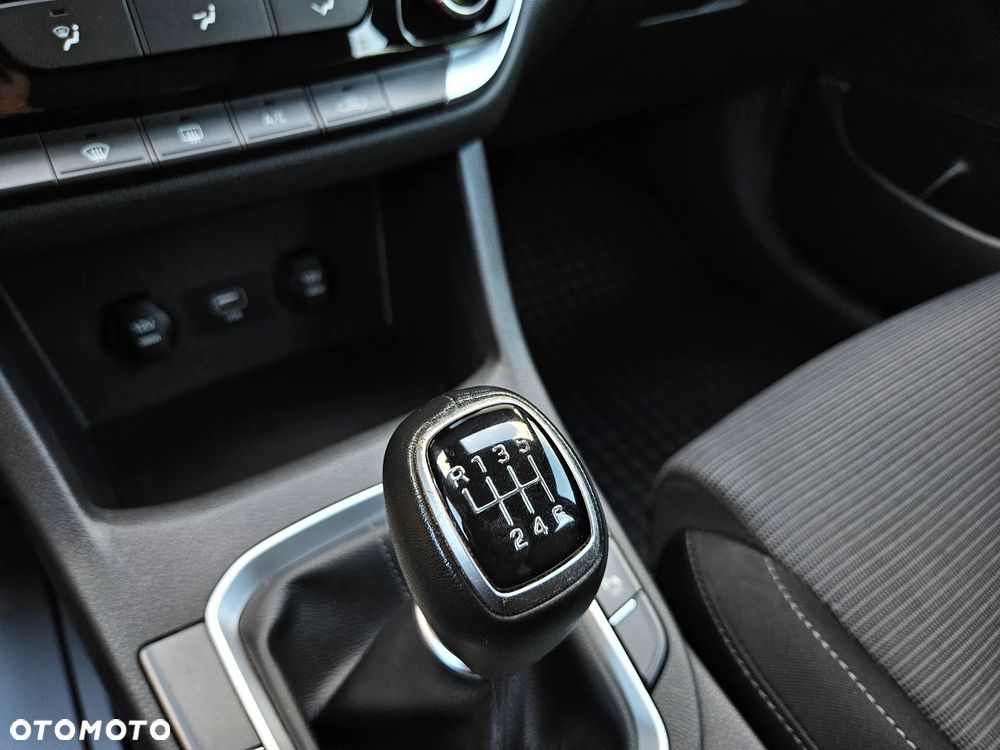 Hyundai i30 1.5 DPI Classic + - 19