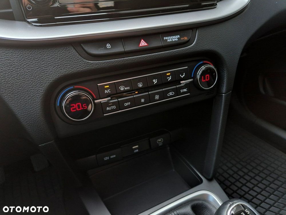 Kia XCeed 1.5 T-GDI M - 19