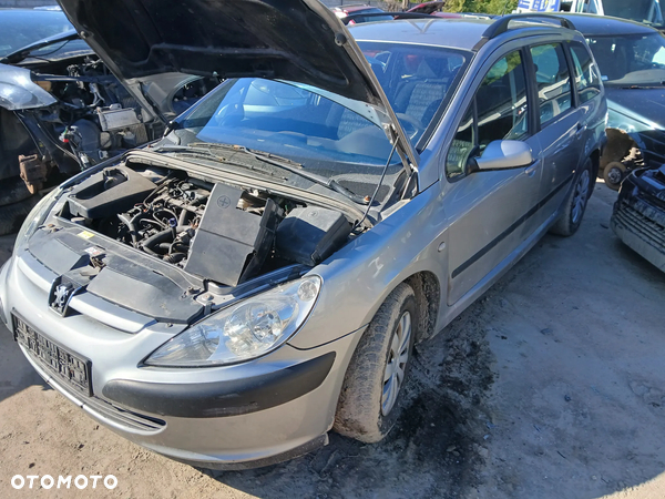 peugeot 307 kombi fotel fotele kanapa deska kokpit podsufitka boczek boczki klamka podłokietnik